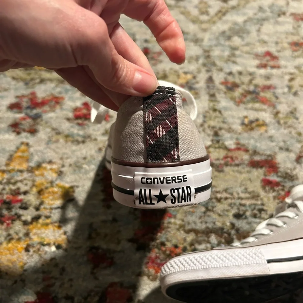 Converse All Star Woman’s Size 9 Grey and Maroon Low Top Sneakers Y2K plaid - Picture 7 of 10